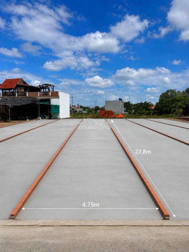 Chính chủ cần tiền bán gấp lô góc 2mt hẻm cách đường 22m chỉ 20m