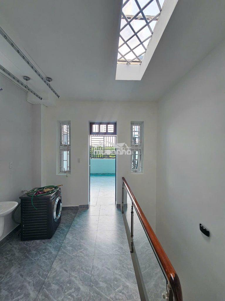 Nhà mói tinh 3 lầu hẻm 5m an ninh (4x15) kế bên kdc bình phú - 2