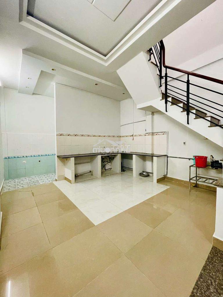 Nhà mới sơn sạch sẽ - 3