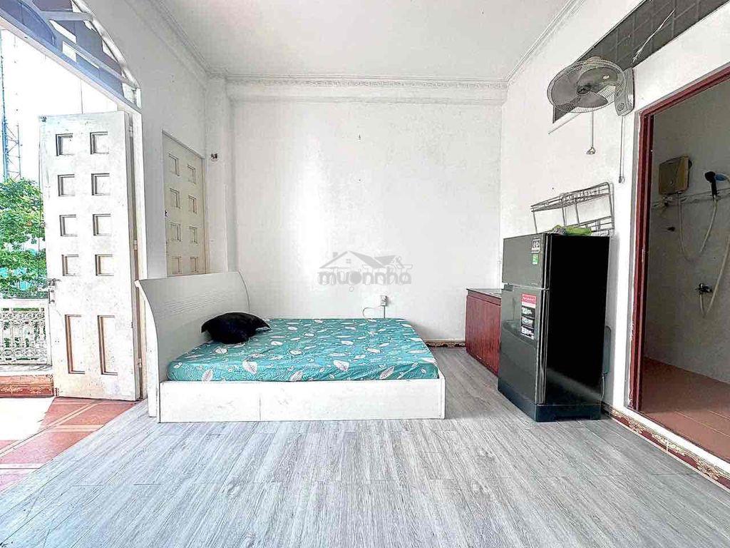 Studio ban công full nội thất gần đh ueh đh bách khoa đh sư phạm - 3