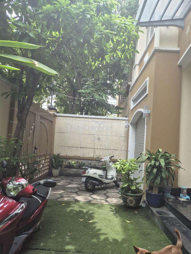 Biệt thự 200m2 1 trệt 2 lầu có hầm xe hơi và sân vườn - 3