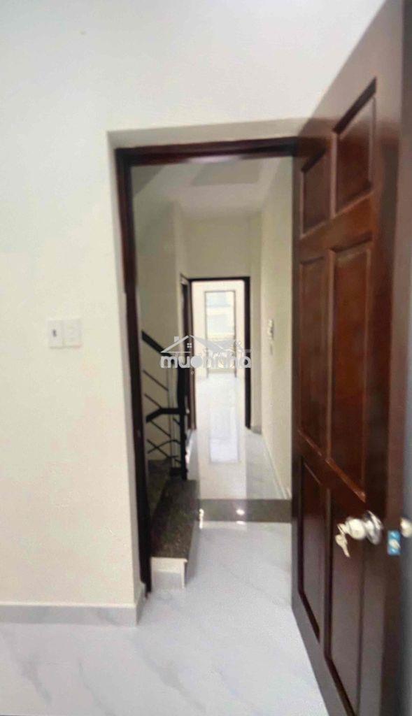 Hẻm 5m đường nguyễn tiểu la q 10, ngang 3x8m 4 tầng