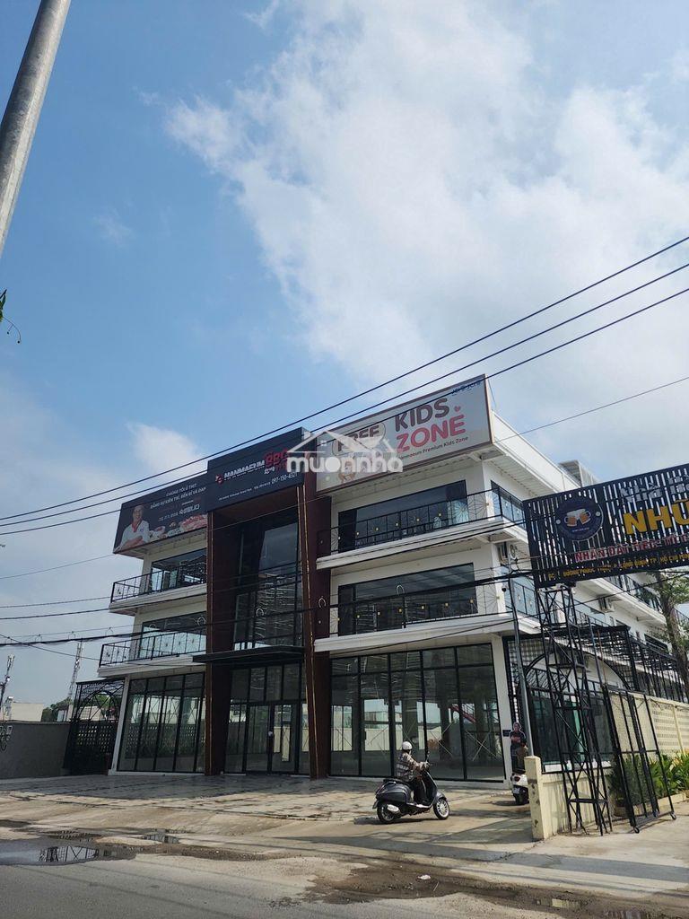 Mặt bằng tầng trệt & lầu một tòa nhà đối diện vinhome granpark q9 - 2