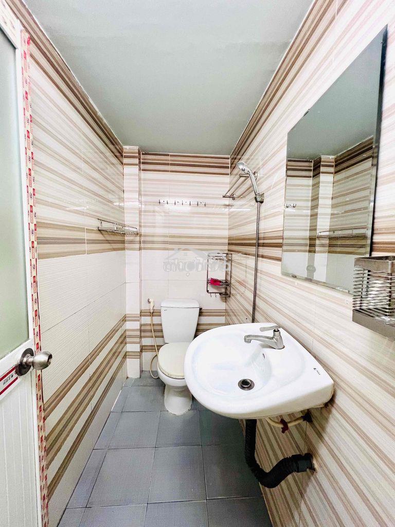 Nhà nguyên căn cho thuê - 2 p. ngủ, 2 toilet. đường lê văn thọ,  gv - 3