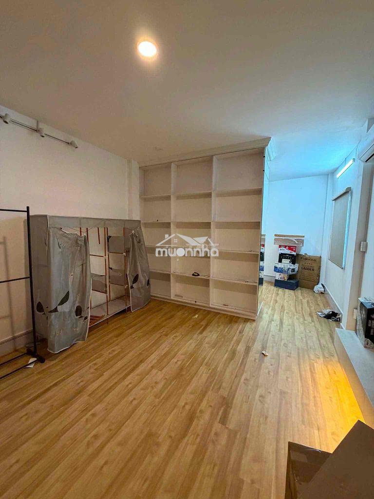 Cho thuê nhà bà hom q6 giá 8tr 6 x 7 trệt, lầu 2-3 pngủ, có nội thất - 3