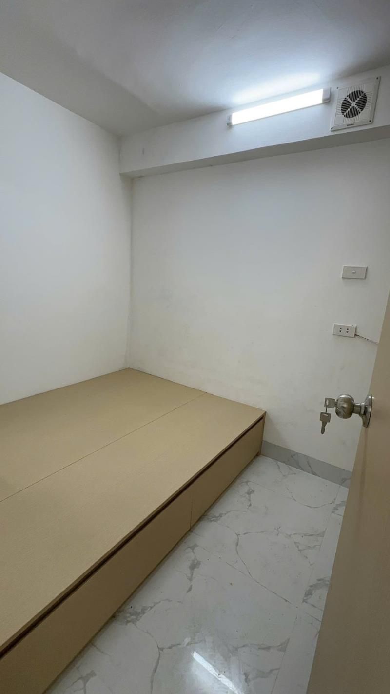 Cho thuê căn hộ tập thể 40m2 - 2 ngủ - phố bùi ngọc dương giá 7tr5 - Ảnh 4