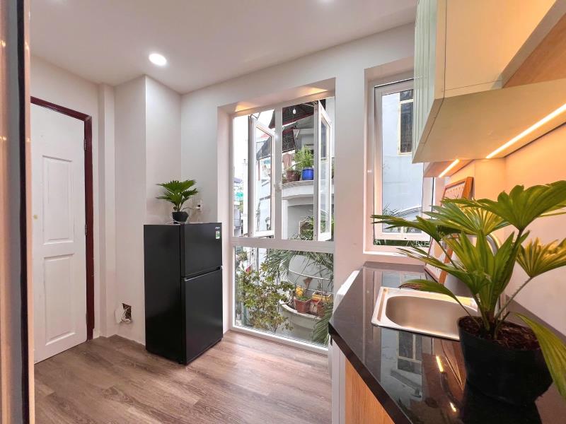 Phòng trọ mới cửa sổ thoáng máy giặt riêng bếp xa siêu đẹp đường huỳnh văn bánh gần ufm, ueh, đại học sư phạm tiện qua quận 1, quận 3