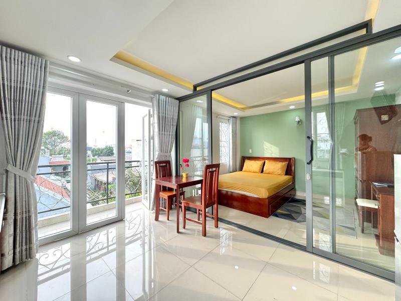 Ngay nguyễn văn thương, đh hutech, đh gtvt uth, ftu 5p qua larnmart 81