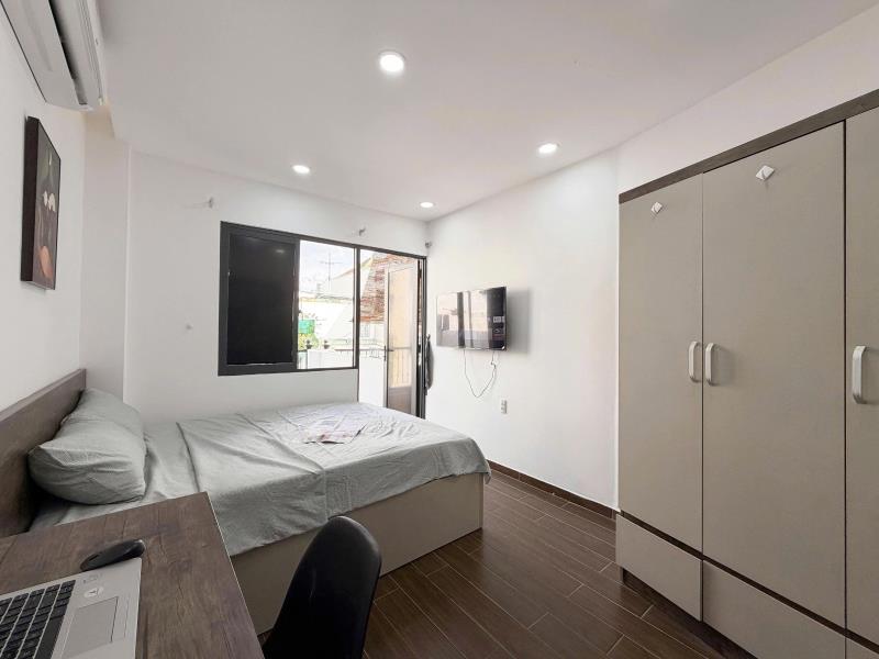 Thuê ngay căn hộ 1 phòng ngủ tách bếp full nội thất ngay trần kế xương - 40m2 - gần khu ẩm thực phan xích long giáp quận 1,3 khu an ninh , hẻm ô tô tận cửa 