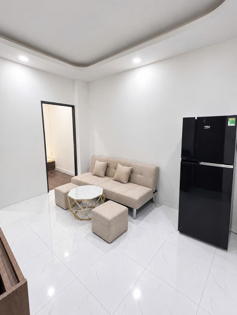 Căn hộ 2 phòng ngủ tọa lạc tại đường hồ văn huê, phú nhuận – vị trí thuận tiện, dễ dàng di chuyển đến quận 1, tân bình và sân bay tân sơn nhất. - Ảnh 2