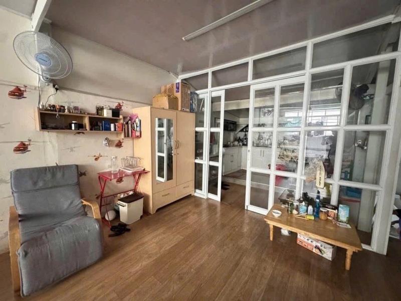 Bán nhà quận 10 giá cực rẻ, hẻm rộng thông 3 đường chính, đầy đủ nội thất, có thể xây dựng - Ảnh 4