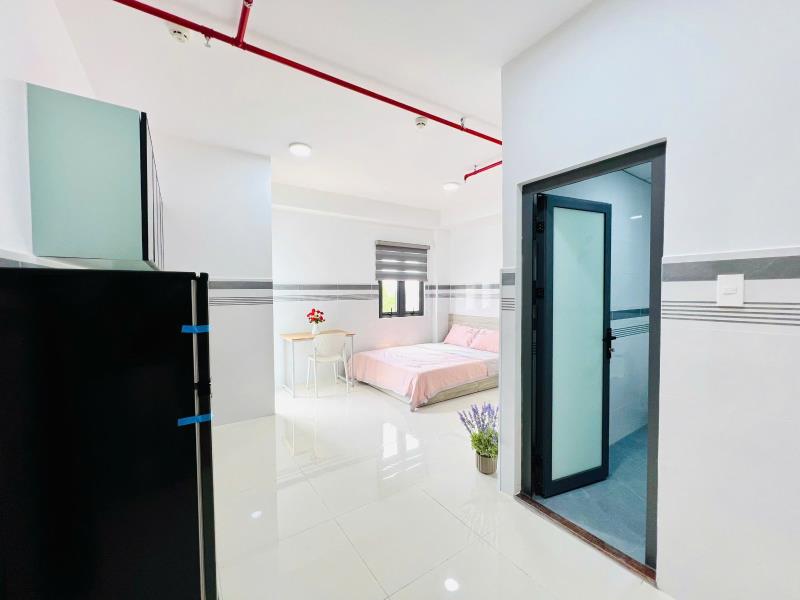 Cho thuê phòng ban công full nội thất gần emart phan văn trị