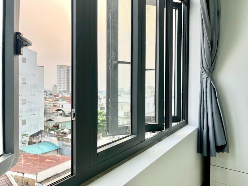 Căn hộ cửa sổ lớn có thang máy 40m2 giáp quận 1 lê văn sỹ phú nhuận