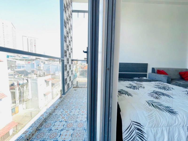 Cho thuê căn hộ tách bếp vách kính, ban công view thành phố, máy giặt riêng – nguyễn xí, bình thạnh tiện đi hàng xanh - Ảnh 3