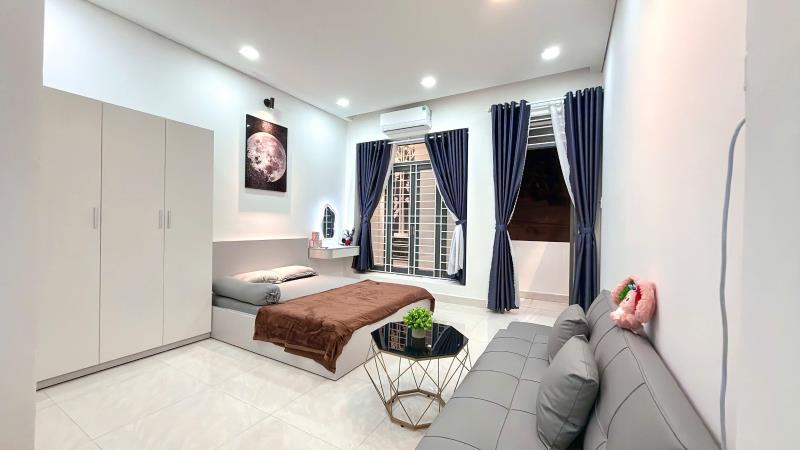 Bạn đang trả 5 - 6 triệu để đổi lấy cảm giác 'trải nghiệm địa ngục trần gian' mỗi ngày?" 🪦🤦♀️ về nhà sau 8 tiếng bị sếp dí, bước chân vào cái phòng tắm ố vàng, chân giẫm lên nền gạch dính rít - Ảnh 2