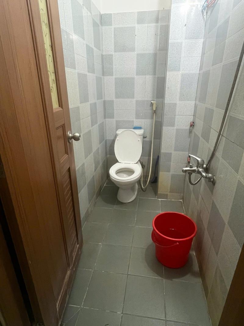 Phòng trọ 25m2, cửa sổ thoáng mát, lối ra vào rộng rãi, gần trường công thương  - Ảnh 2
