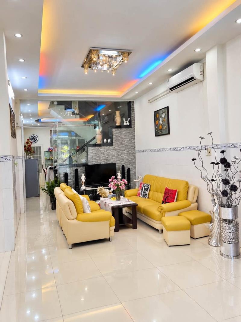 Bán nhà gần đầm sen, hẻm xe hơi, 74m nở hậu, 2 tầng giá 6.x - Ảnh 3