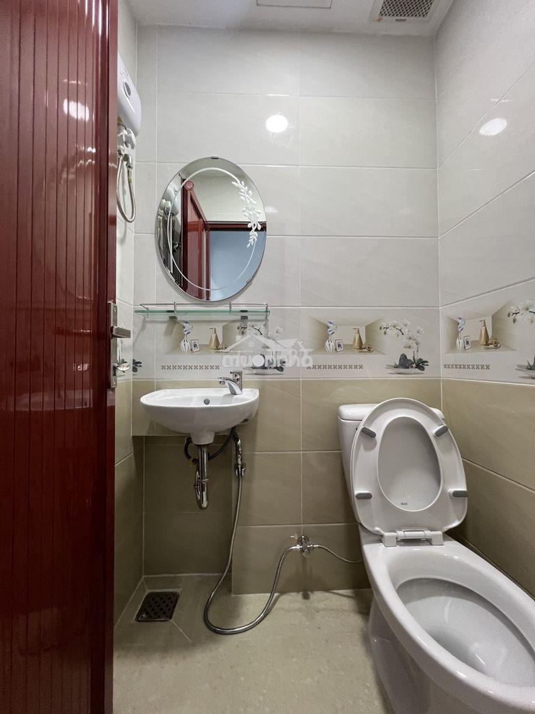 Cho thuê nhà nguyên căn mới xây – tt quận 3 – hẻm xe hơi – 3 phòng ngủ - Ảnh 3