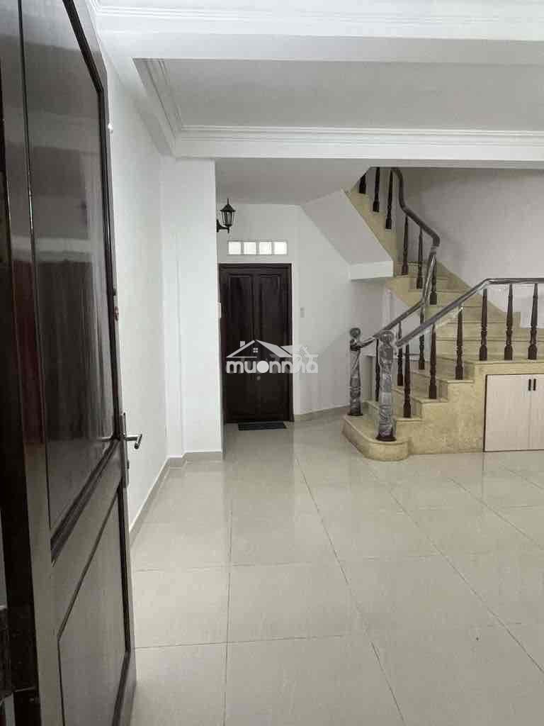 Nhà mới xây 2 phòng ngủ cách mạng tháng 8