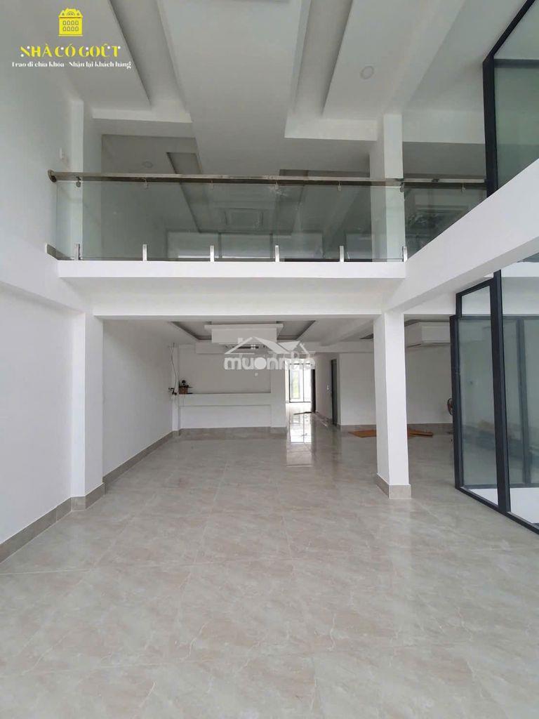Toà vp trần não 8x20m trống suốt, trần cao 80tr - Ảnh 2