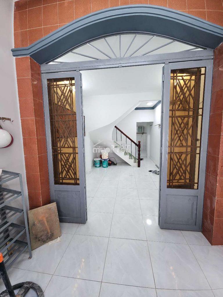 Nhà nguyên căn 3 tầng, 4pn 3 toilet cách cầu tân thuận 300m - Ảnh 2