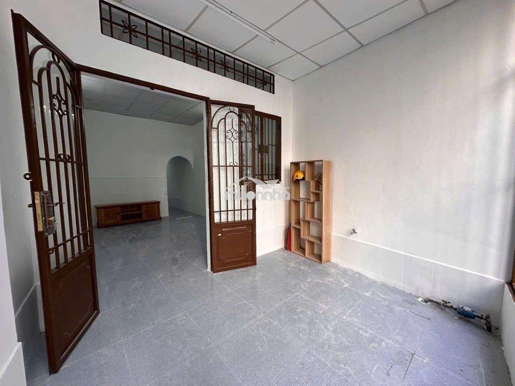 Nhà ngay chợ cây quéo - bình thạnh - cấp 4, sân xe rộng, 4pn - Ảnh 2