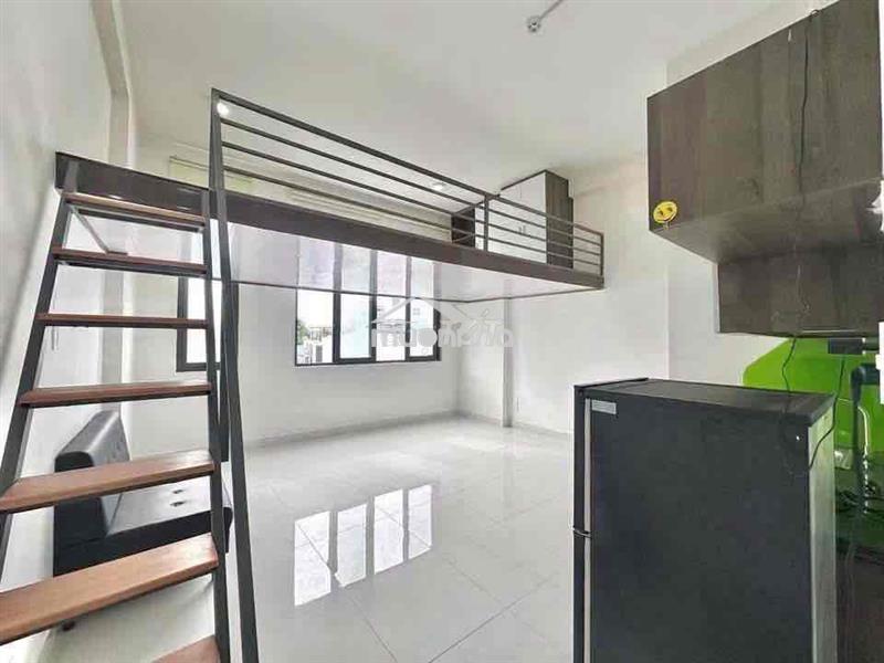 Duplex rộng rãi ngay công viên làng hoa