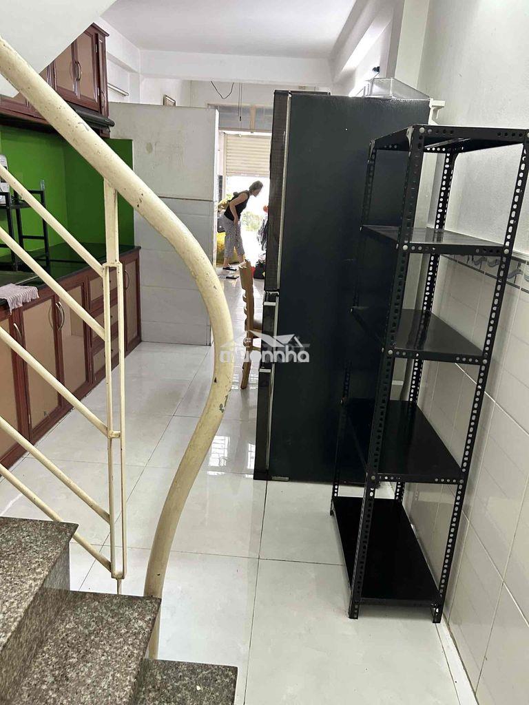Cho thuê nhà nc(trệt 1lửng 2 lầu,sân thuợg) full nội thất. cmt8 q10 - Ảnh 4