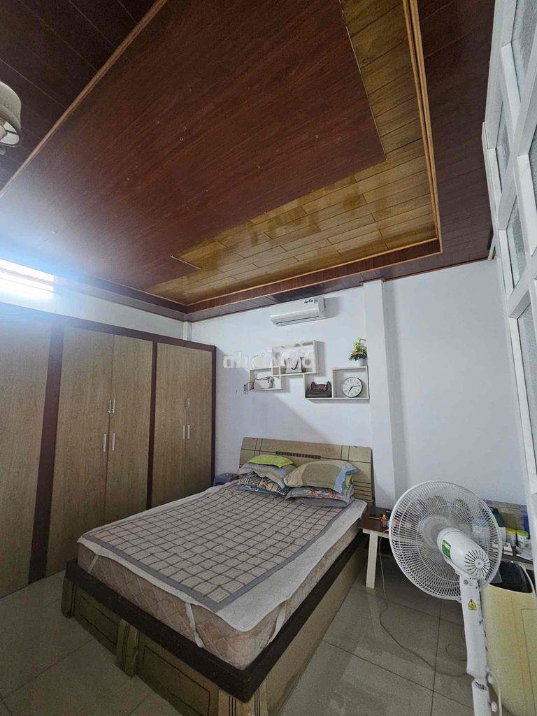 Hẻm 8m hoà bình 6x14m 1 lầu 15tr 3 phòng