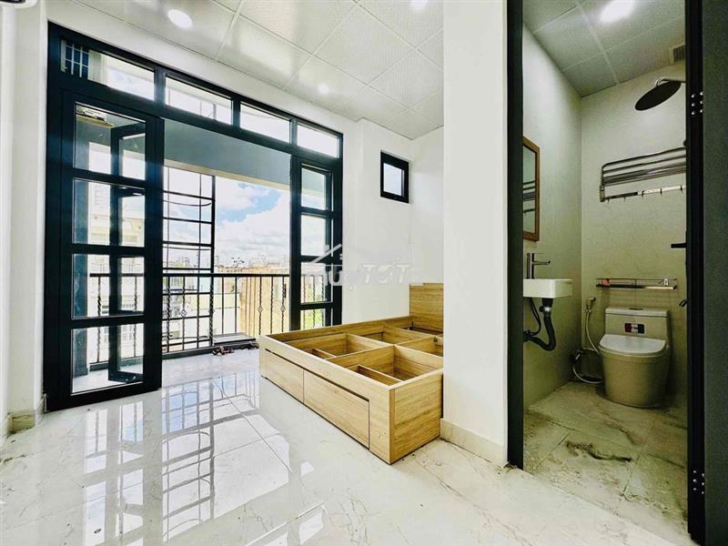 Cho thuê phòng ban công - có thang máy - nhà mới - đầy đủ nội thất