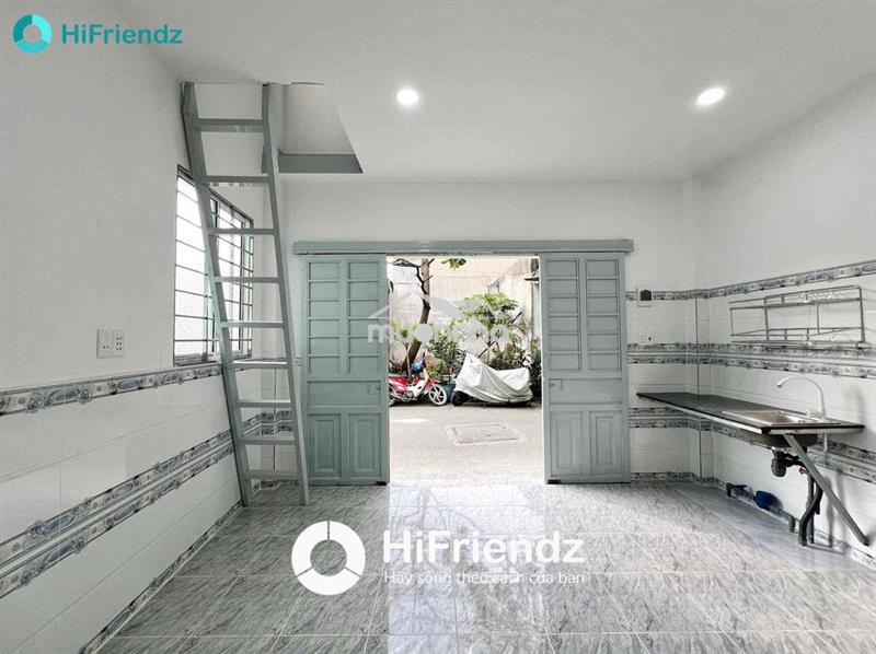 Nhà nguyên căn 1 trệt 1 lầu giá rẻ - ngay mã lò, khu tên lửa