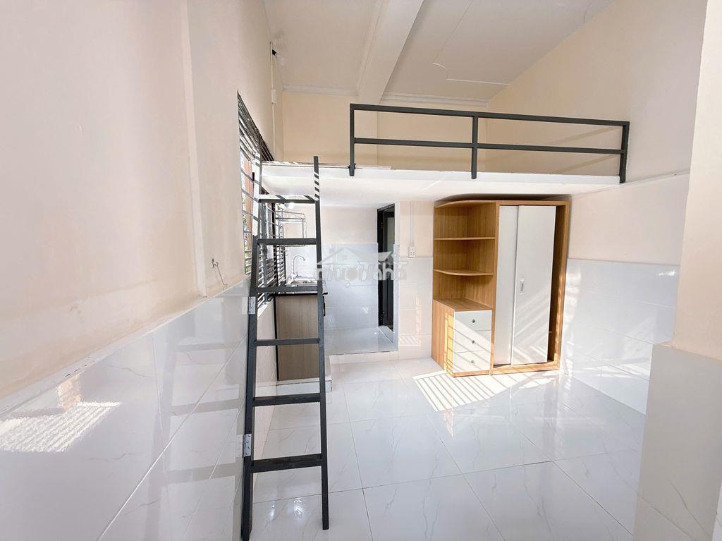 Khai trương phòng gác cao bancol ngay đầm sen khô - lạc long quân - Ảnh 3