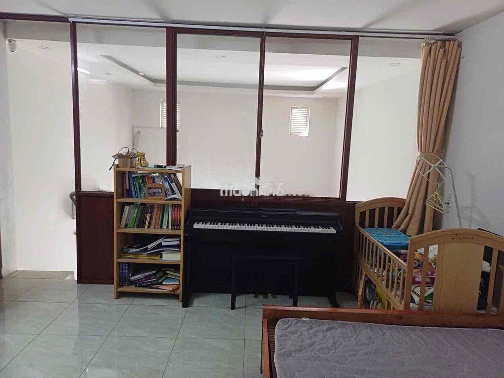 Nhà nguyên căn 65m2 máy lạnh ngay ubnd long trường - Ảnh 4
