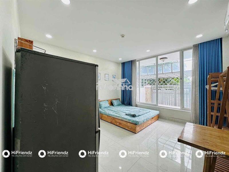 Cho thuê studio full nội thất có cửa sổ trời