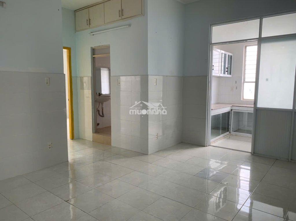 Chung cư nguyễn biểu p1 quận 5 - Ảnh 2