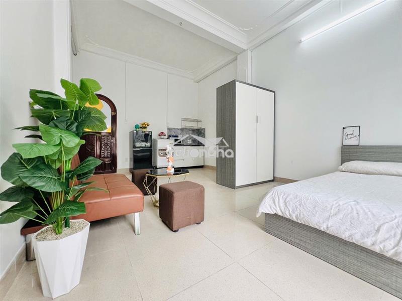 Studio ngủ tách bếp - ban công rộng