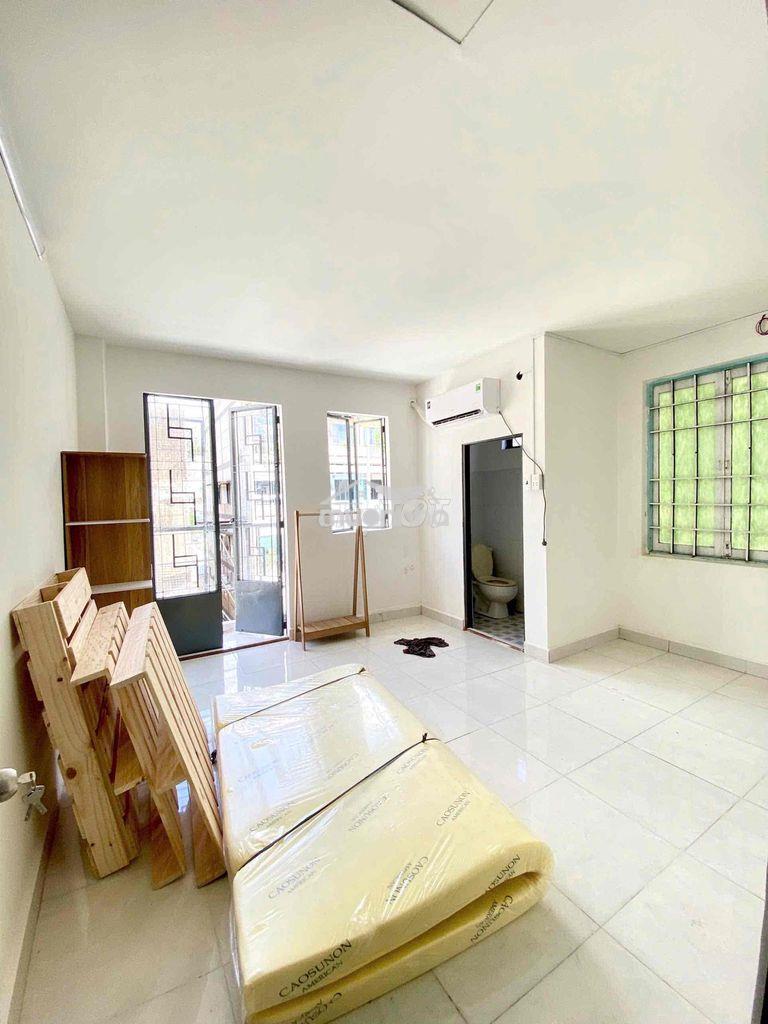 Khai trương phòng ban công 30m2 full nội thất siêu rộng ngay trung tâm - Ảnh 3