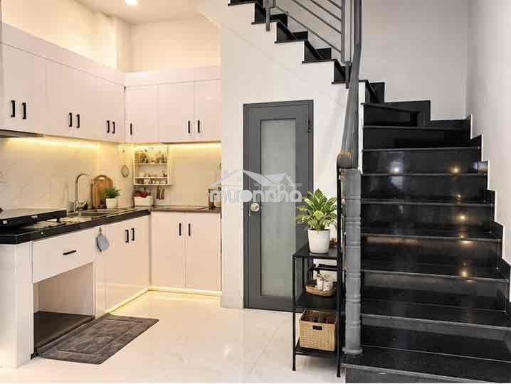 Chỉ 2.38tỷ -nhà quận 3 dt 20m2 (3.5x6m)- cách 1 căn ra hẻm oto