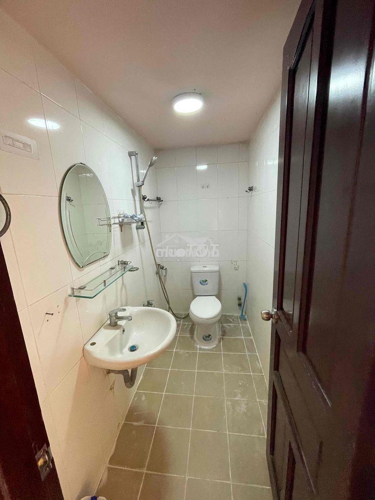 Cho thuê nhà hxh đường nguyễn hồng đào 4x7 1 trệt 3 lầu st 3pn 4wc - Ảnh 2