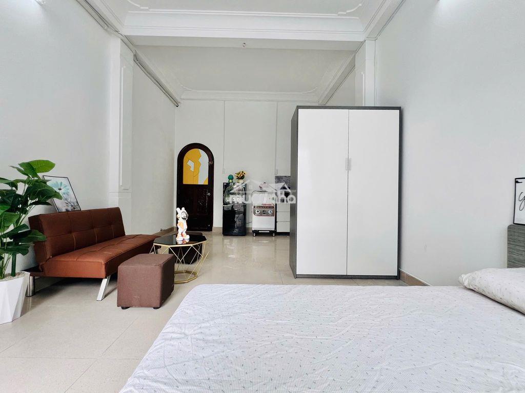 Studio ngủ tách bếp - ban công rộng - Ảnh 3
