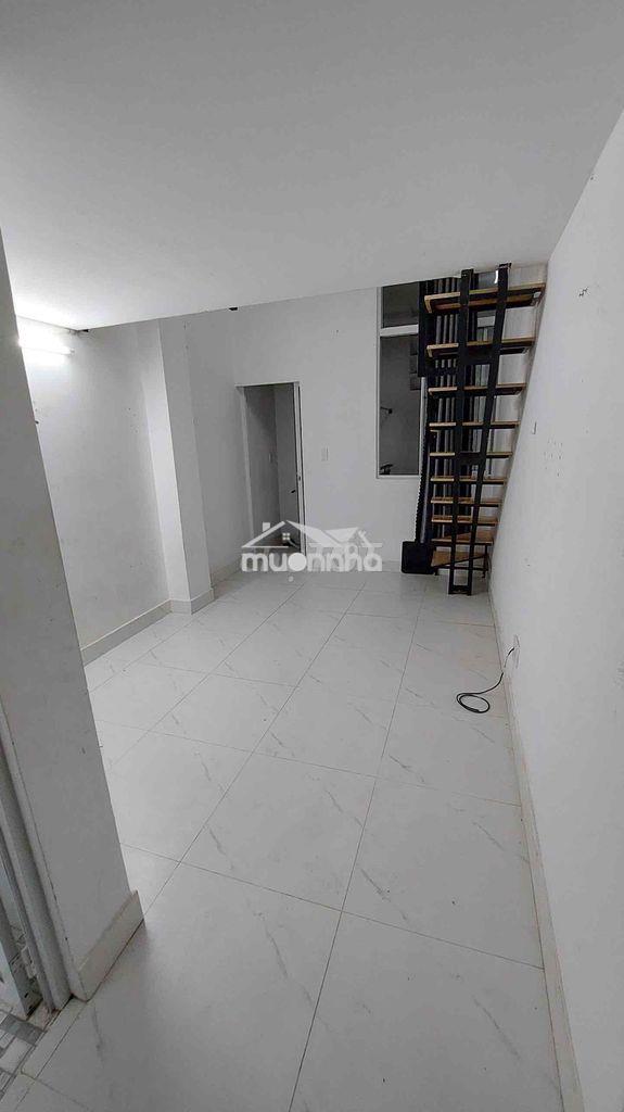 Phòng gác có chỗ phơi đồ riêng cách đh ufm 1km - Ảnh 2