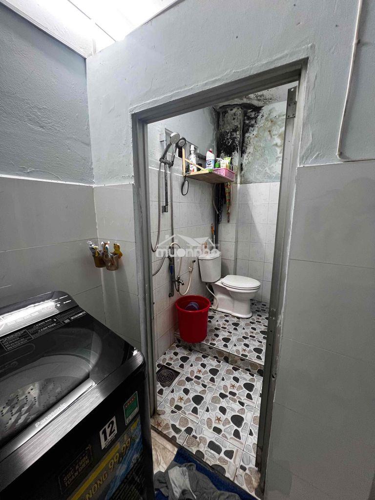 Cho thuê nhà hẻm 887 nvq. chợ cầu. 4 x 17m. lửng. 2pn. 2wc. giá 6tr - Ảnh 3