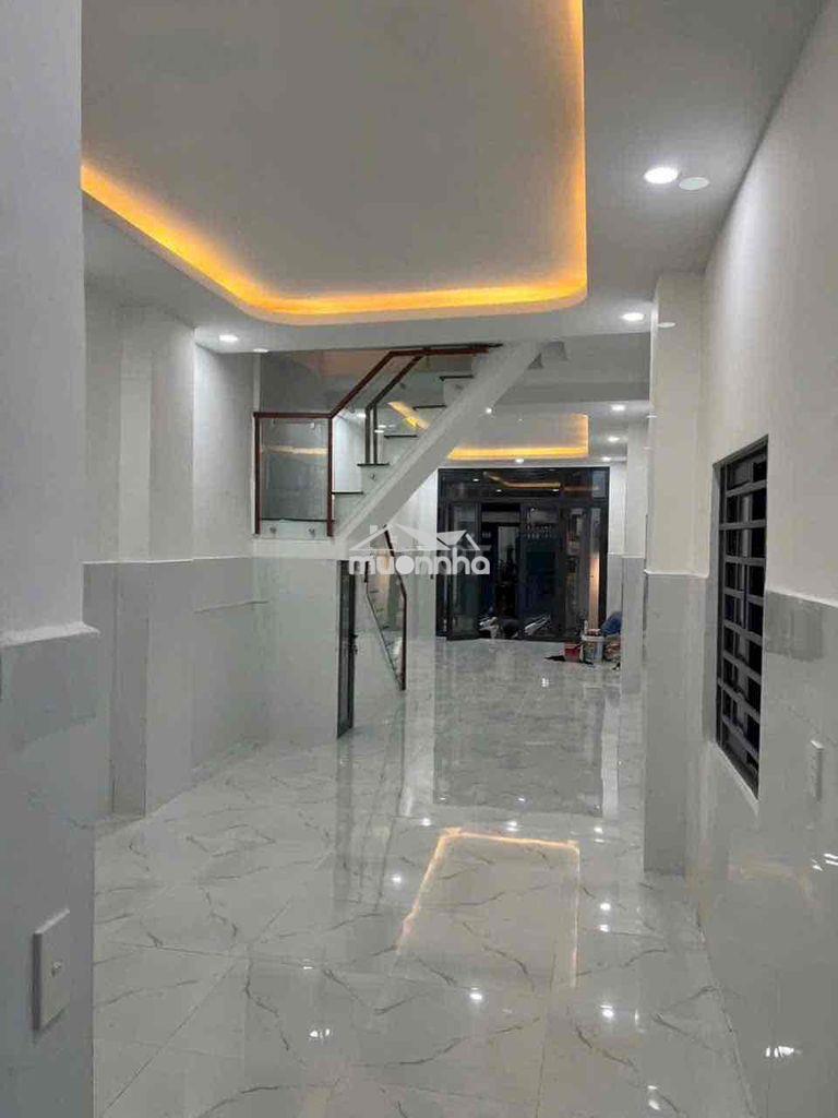 Cho thuê nguyên căn hxh trệt 1 lầu. gần chợ phạm văn bạch