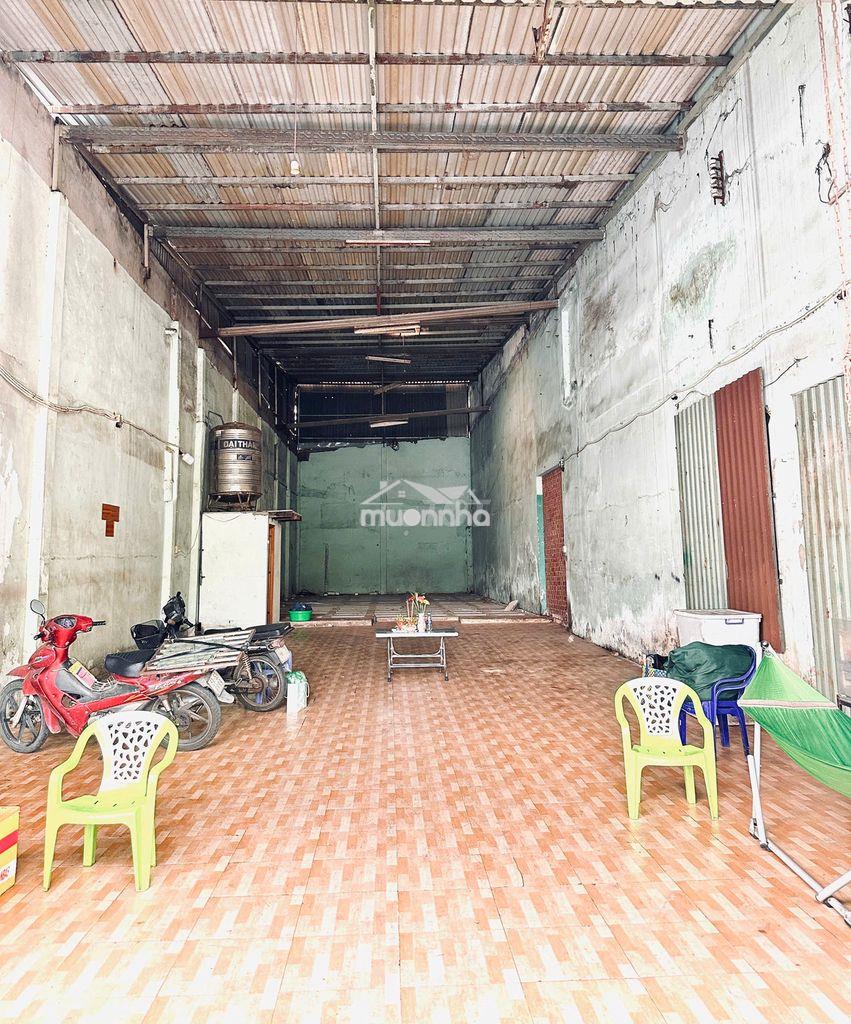 Nhà thuê 7.5x30m.cấp 4.hẻm 10m lũy bán bích.gía:22tr - Ảnh 2