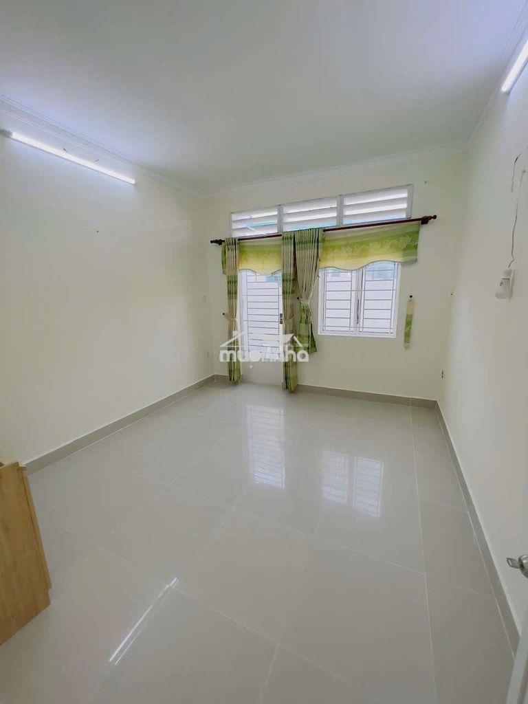 Cho thuê nhà mới sạch hẻm xe hơi 3.7x12 thống nhất p16 gv giá 8.5tr
