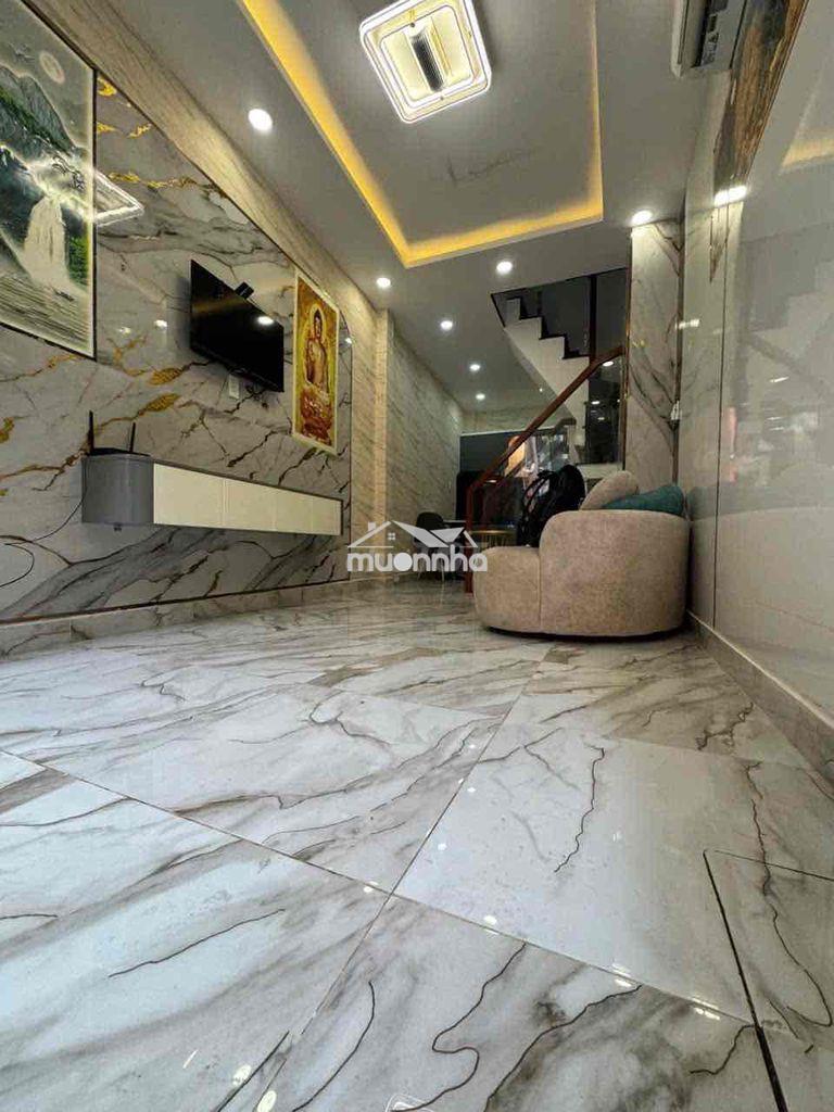 Nhà đẹp trần phú, p.4, q.5, 3 tầng, tặng nội thất mới, giá 3 tỷ 98.