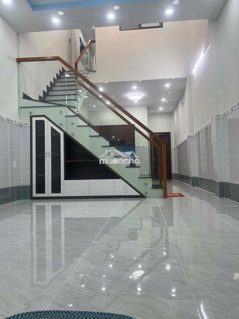 Nhà bán hẻm c1 phạm hùng , dt 4x16 lửng 3 phòng 2 wc