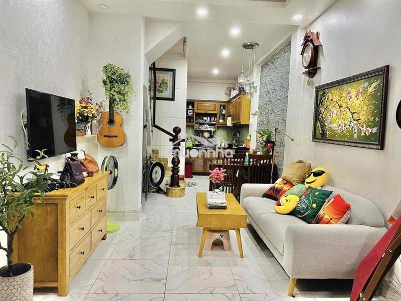 Nhà có nội thất 1 trệt 1 lầu 2pn 2wc hẻm 645 trần xuân soạn