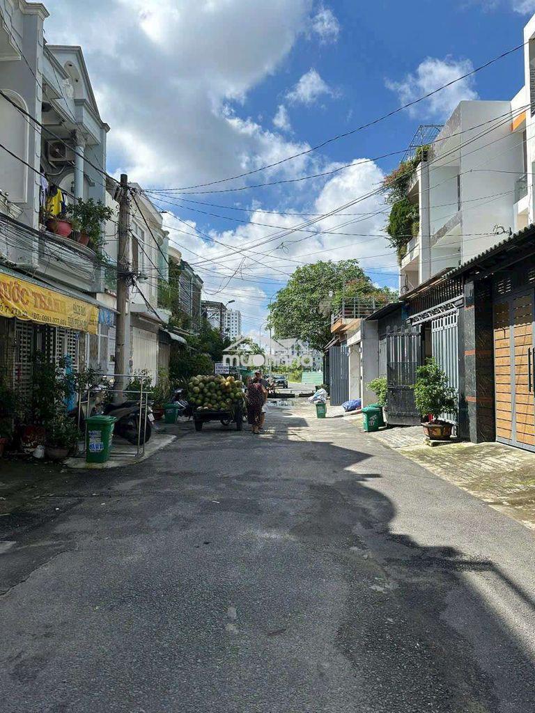 Cho thuê nhà ngay coopmart phan văn hớn 1 trệt 1 lầu, 4pn. hẻm xe hơi - Ảnh 2