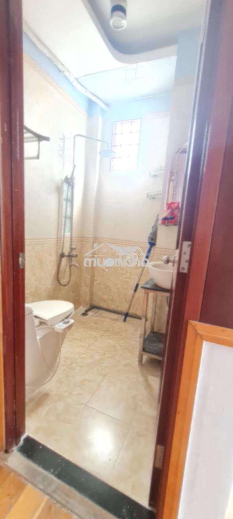 Phòng trọ có gác có cửa sổ siêu xinh siêu tiện ích, ngay mặt tiền, - Ảnh 4